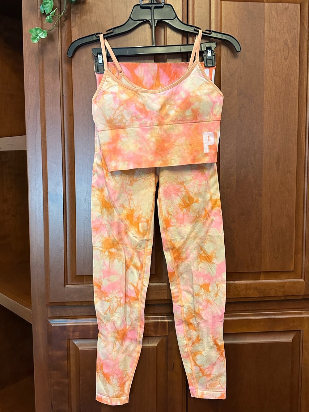 PINK Victoria's Secret Peach & Pink Tie-Dye Legging and Crop Tank Set
